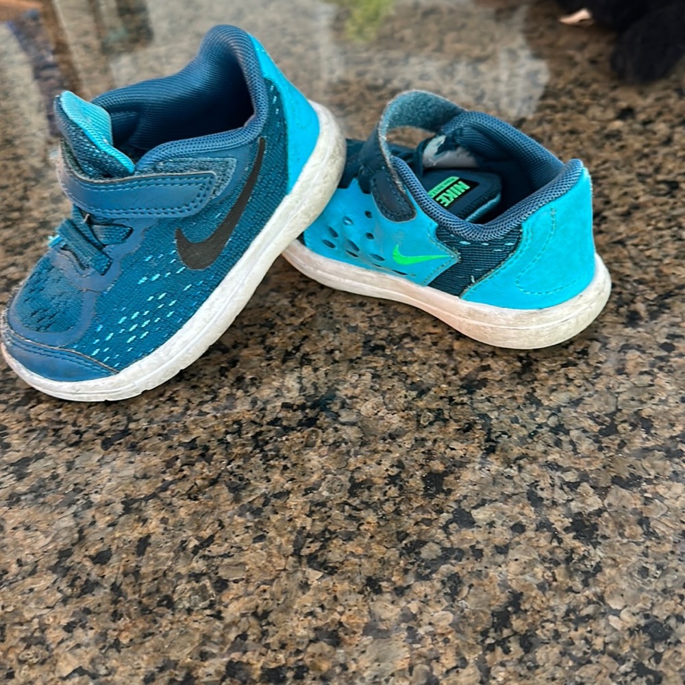 Kids Nike Shoes Size 6C